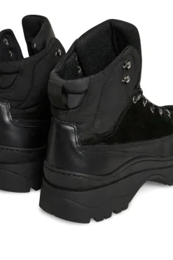 MAOsmar Stiefel