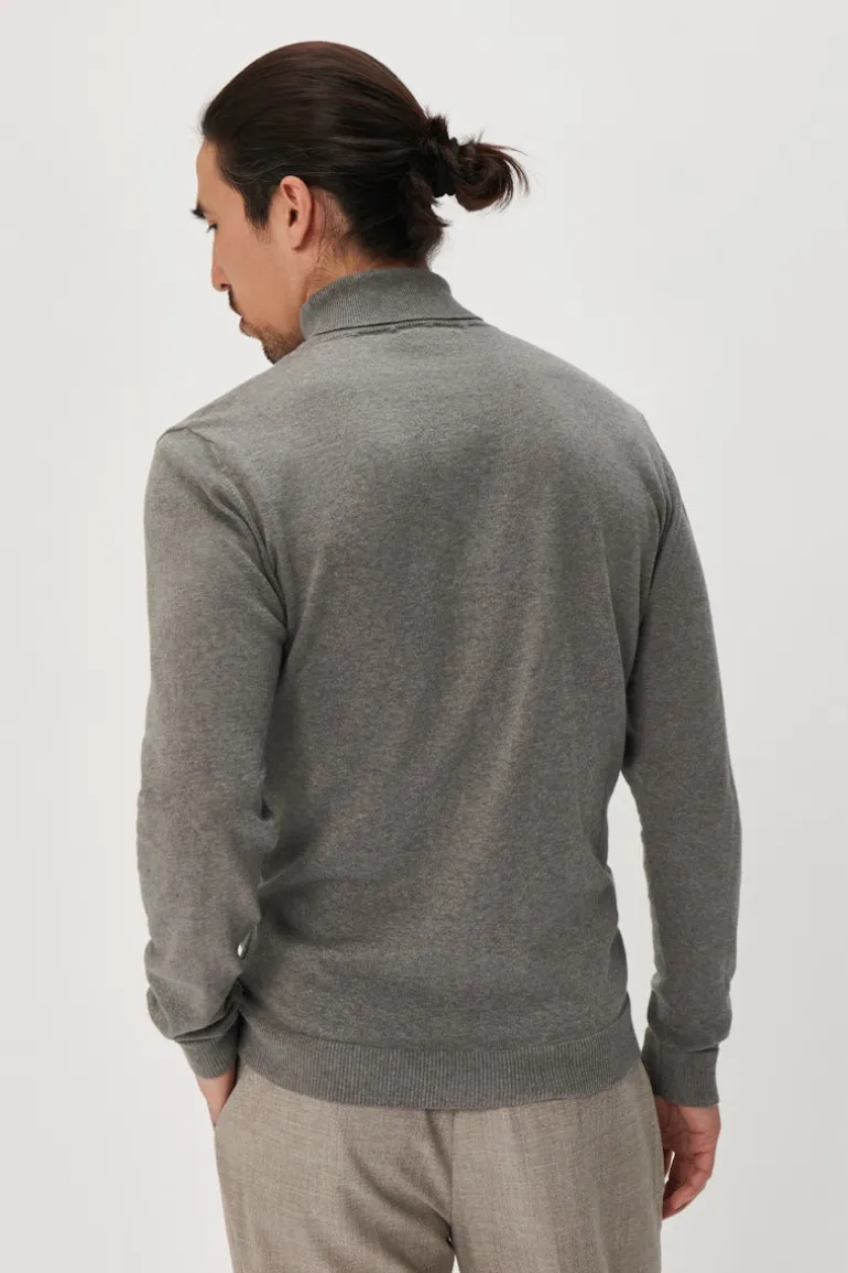 MAparcusman Pullover