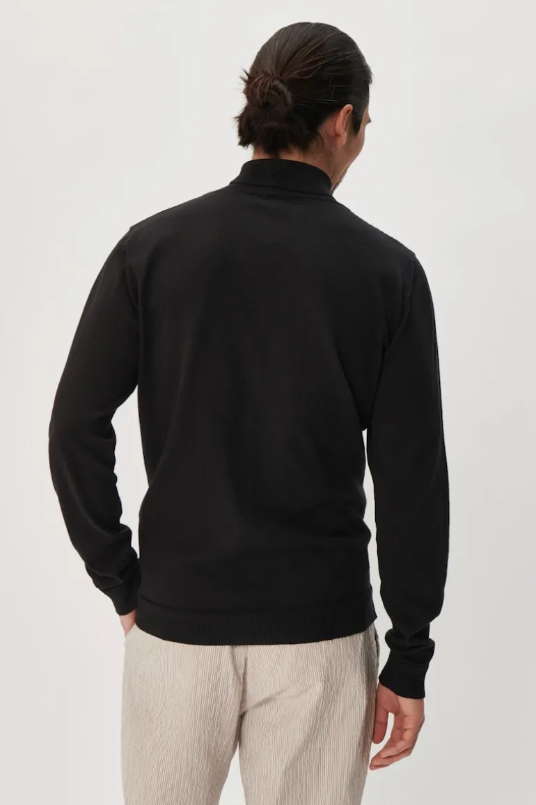 MAparcusman Pullover