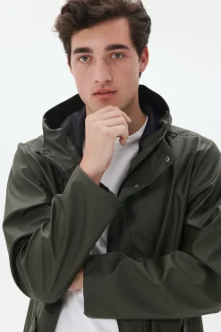 MARainy Mantel